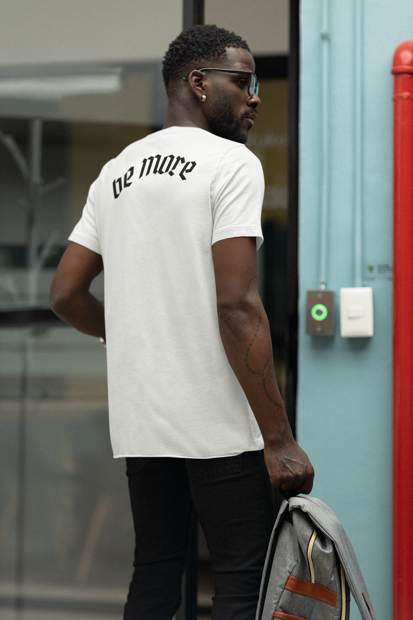 Camiseta Back Be More
